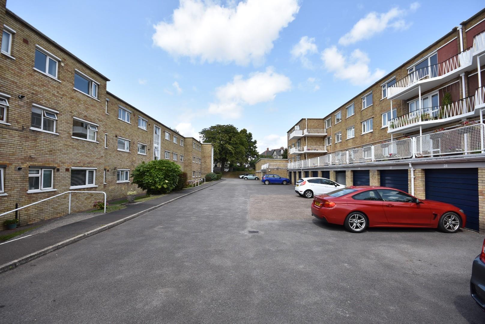 16 Albany Court, Beach Road, Penarth, CF64 1JU
